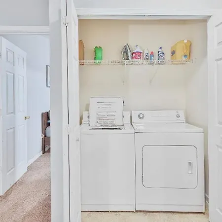 Beautiful Cozy 3-Bedroom Townhome Retreat